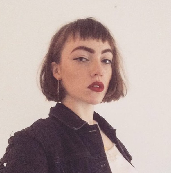 hair resolutions for 2018 - brunette model short fringe